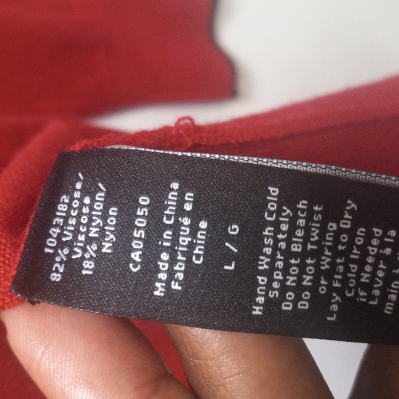 SOLD Vicose Soft L Red Cardigan - Picture 3 of 4